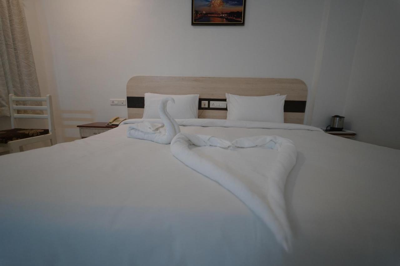 Hotel Palmyra Grand Inn 蒂鲁内尔维利 外观 照片